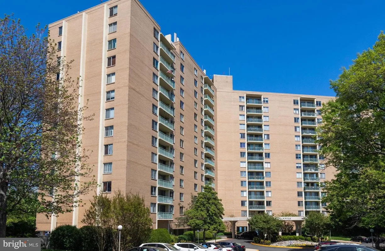Washington Metro Area Real Estate | View 501 Slaters Ln, 1016 | Listing