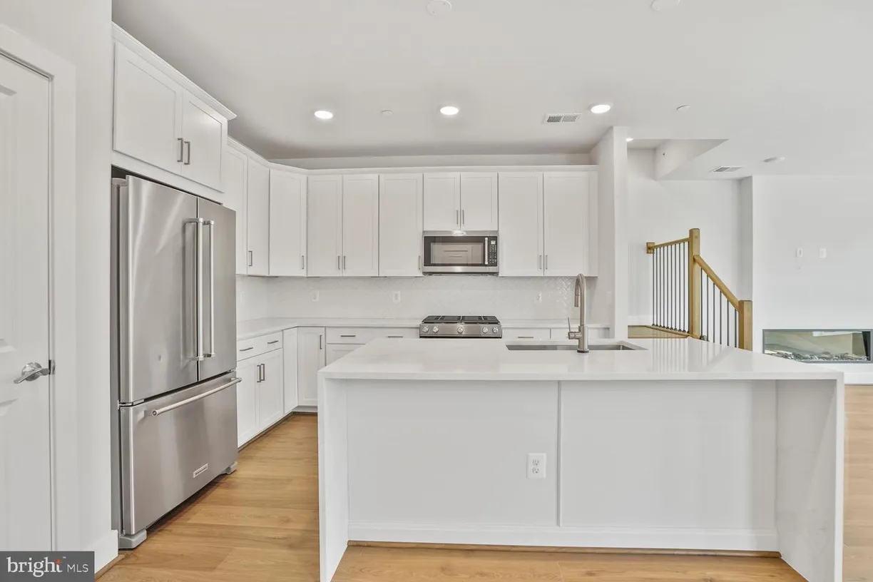 Washington Metro Area Real Estate | View 4977 Eisenhower Ave | 3 Beds, 2 Baths