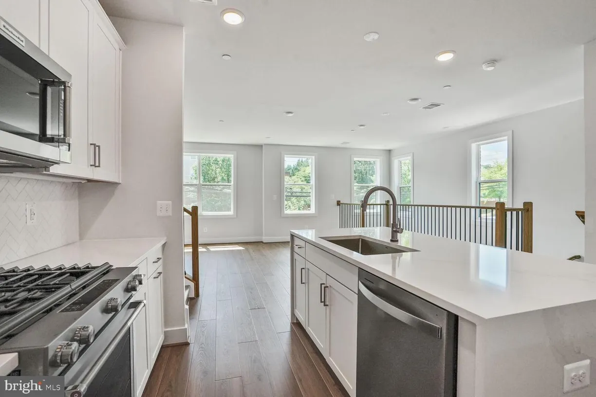 Washington Metro Area Real Estate | View 4977 Eisenhower Ave | Listing