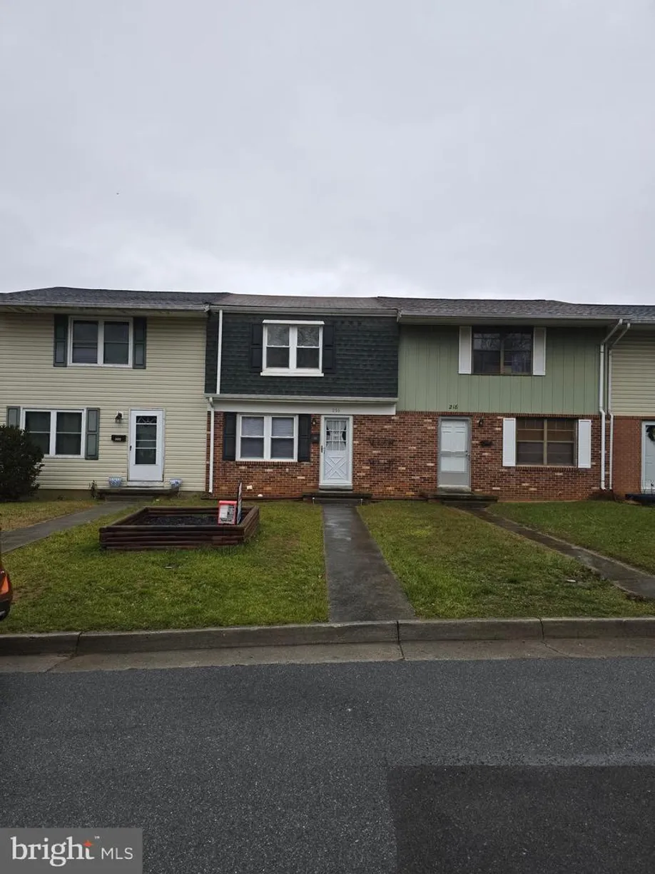 Washington Metro Area Real Estate | View 216 Cameron St | 2 Beds