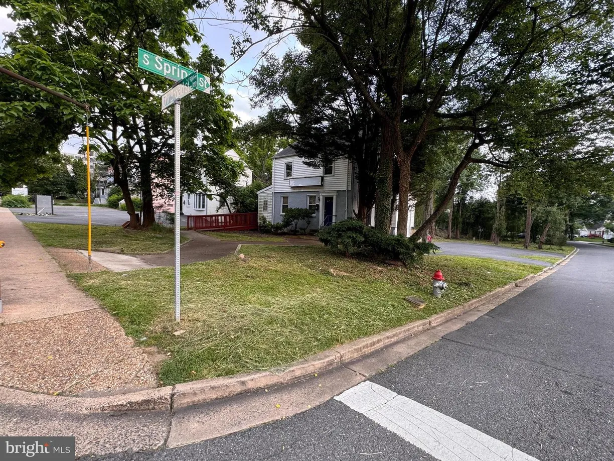 Washington Metro Area Real Estate | View 821 W Broad St | Listing