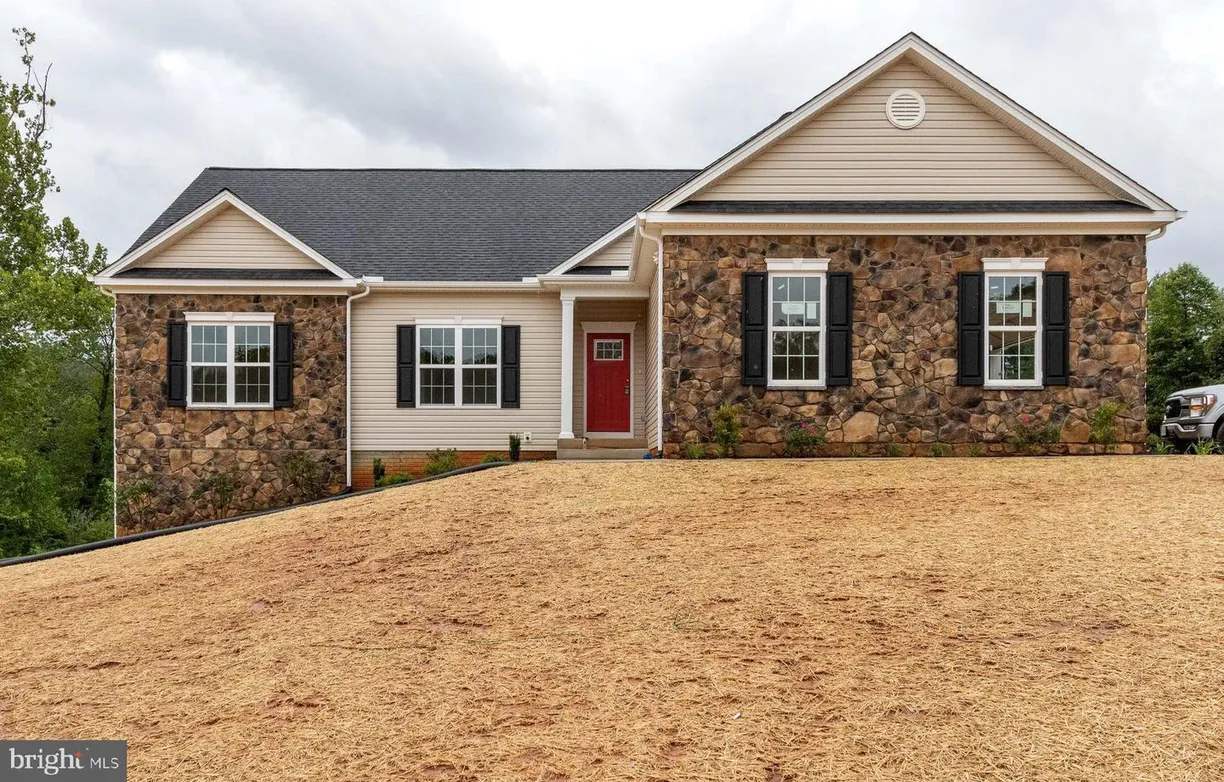 Washington Metro Area Real Estate | View 26 Durham Hill Ln | 3 Beds, 2 Baths