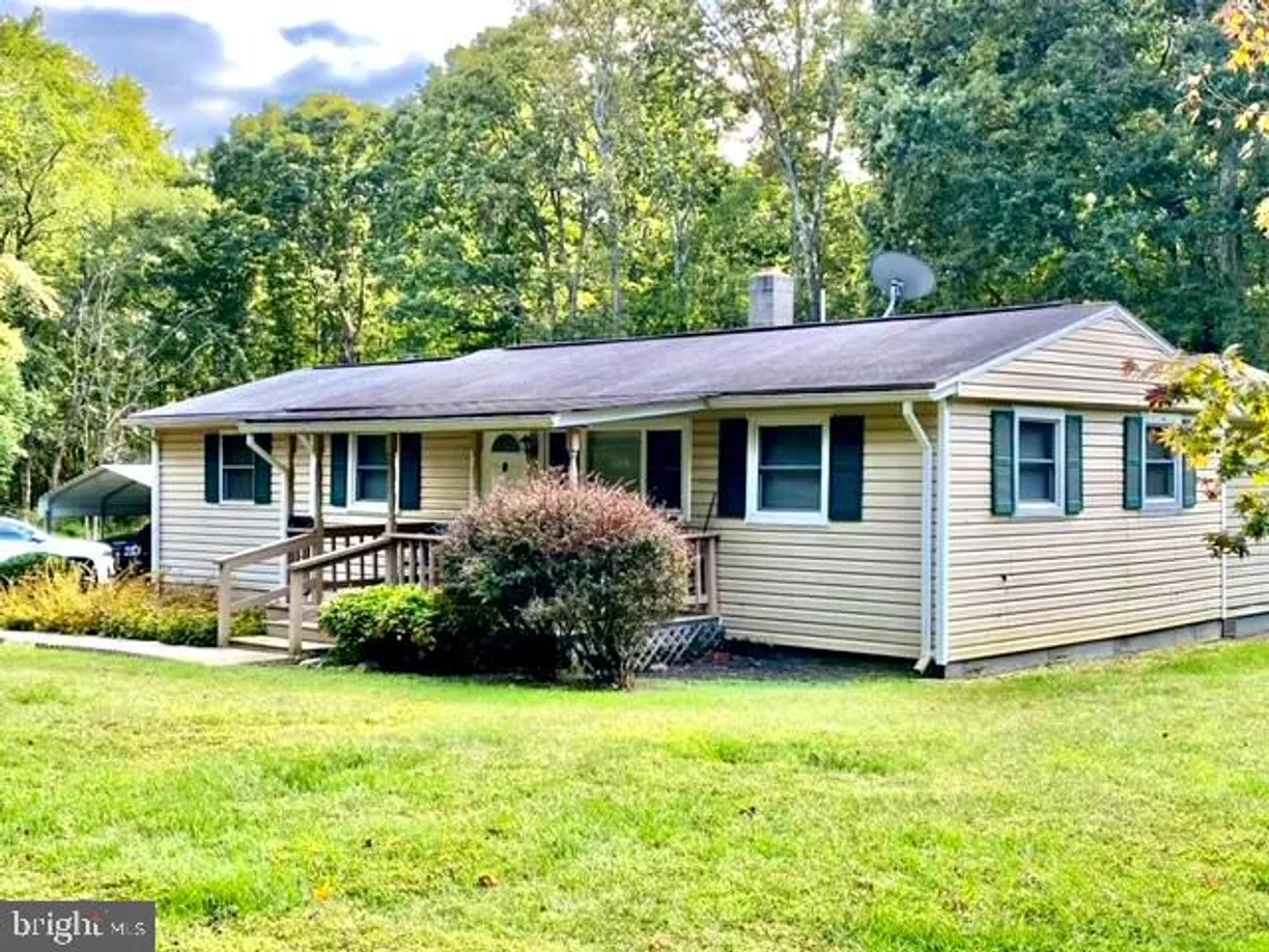 Washington Metro Area Real Estate | View  | 2 Beds, 1 Bath