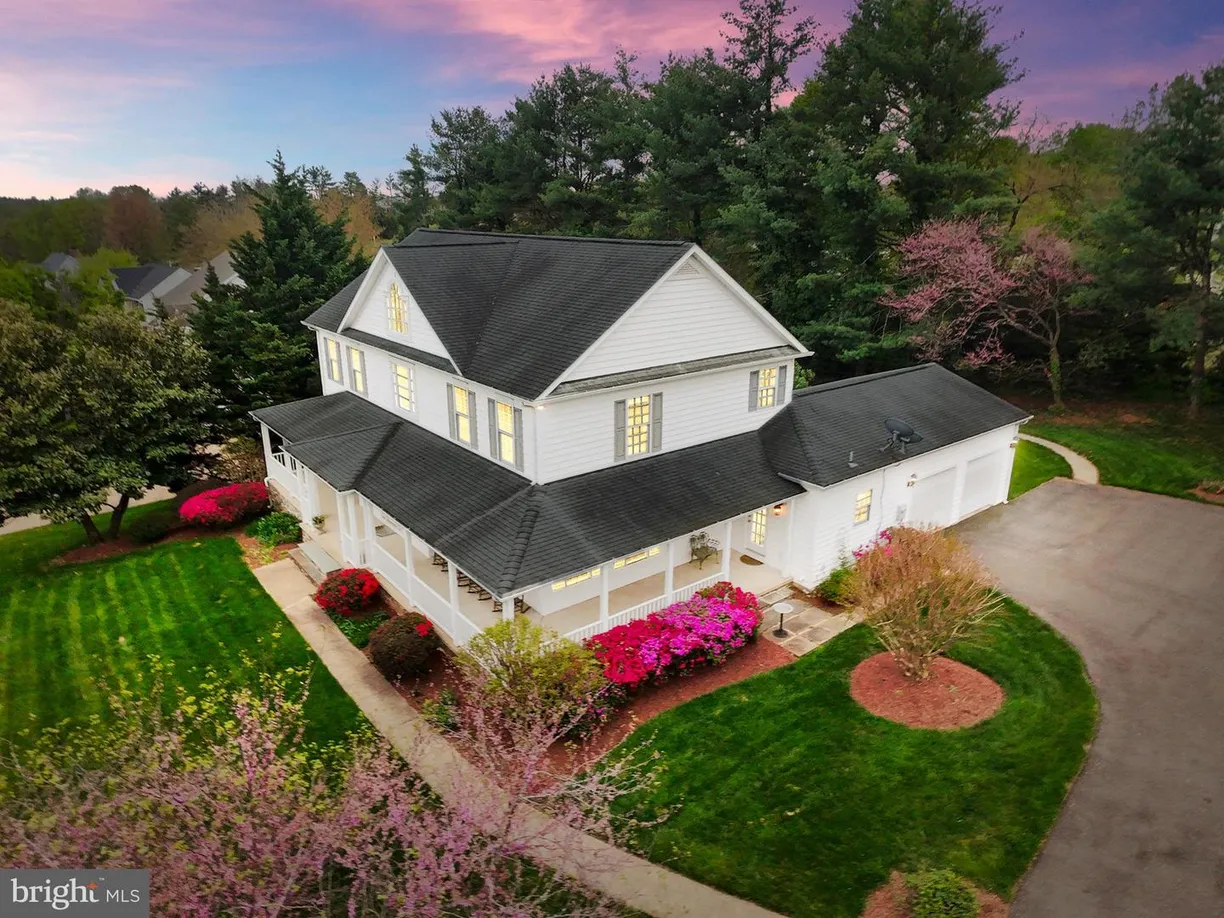 Washington Metro Area Real Estate | View 52 Menlough Dr | 5 Beds, 3 Baths