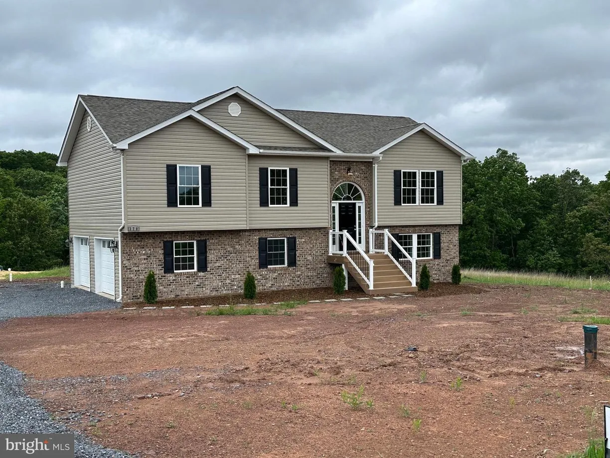 Washington Metro Area Real Estate | View 370 Harry Hiett Ln | 3 Beds, 3 Baths