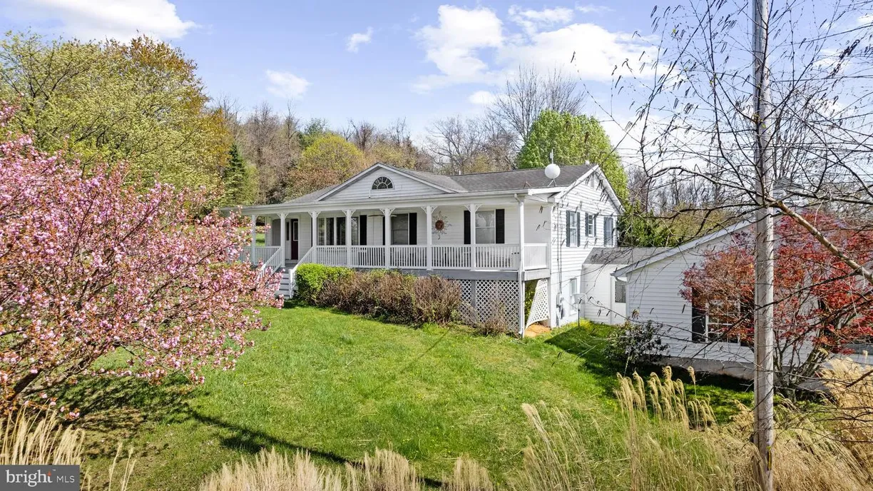 Washington Metro Area Real Estate | View 1049 Laurel Grove Rd | 3 Beds, 3 Baths