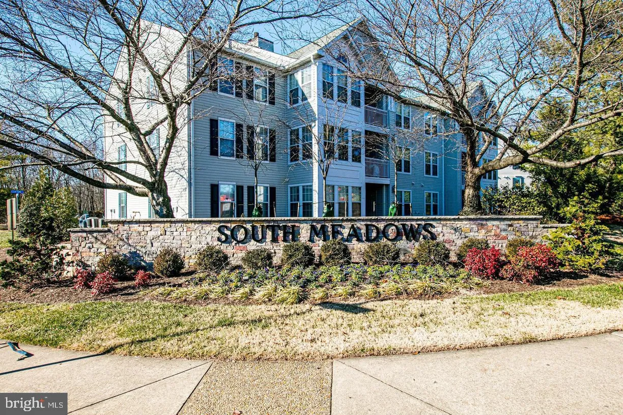 Washington Metro Area Real Estate | View 7507 -b Snowpea Ct, 182 | 2 Beds, 2 Baths