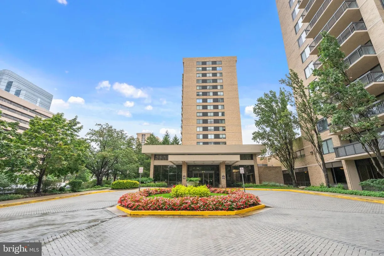 Washington Metro Area Real Estate | View 3709 South George Mason Dr, 114 | 3 Beds, 2 Baths