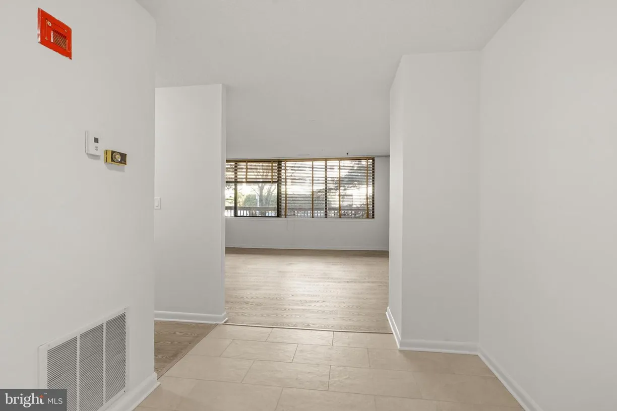 Washington Metro Area Real Estate | View 3709 South George Mason Dr, 114 | Listing