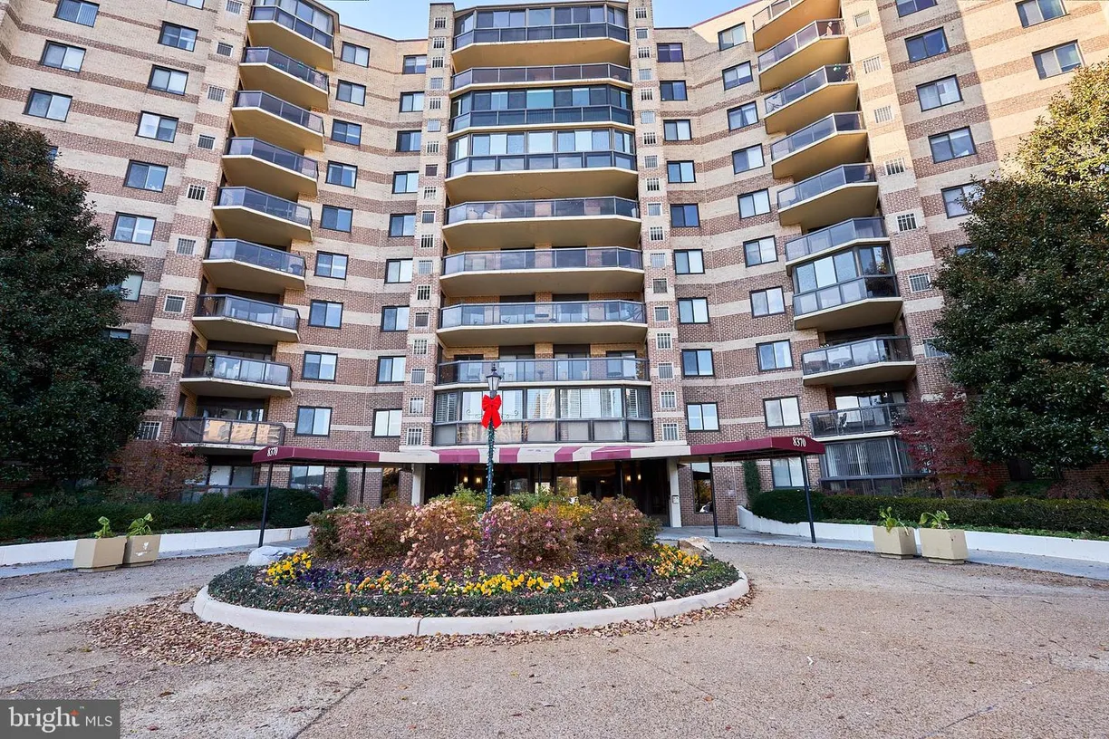 Washington Metro Area Real Estate | View 8370 Greensboro Dr, 414 | 2 Beds, 2 Baths