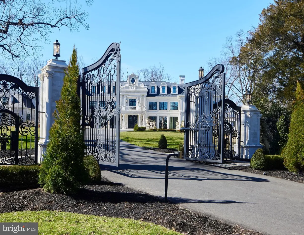 Washington Metro Area Real Estate | View 6431 Georgetown Pike | 10 Beds, 12 Baths