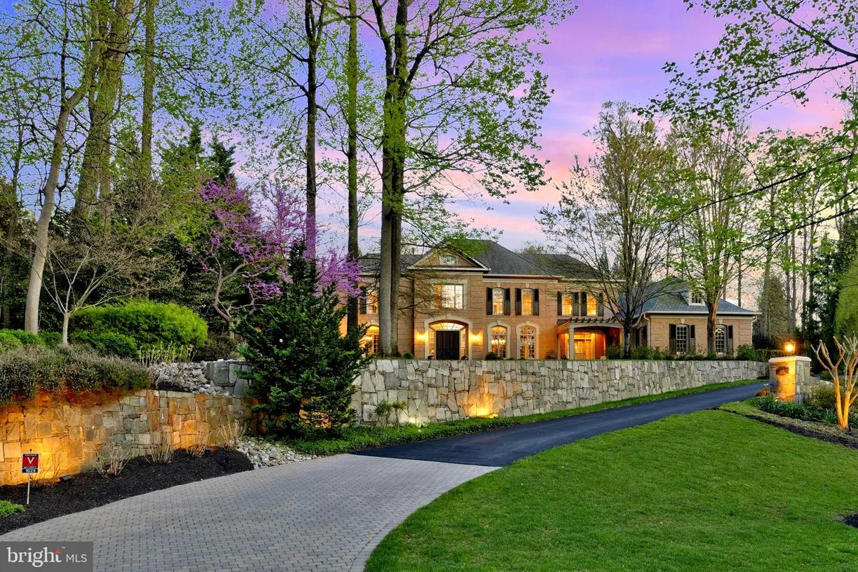 Washington Metro Area Real Estate | View 1029 Founders Ridge Ln | 5 Beds, 5 Baths