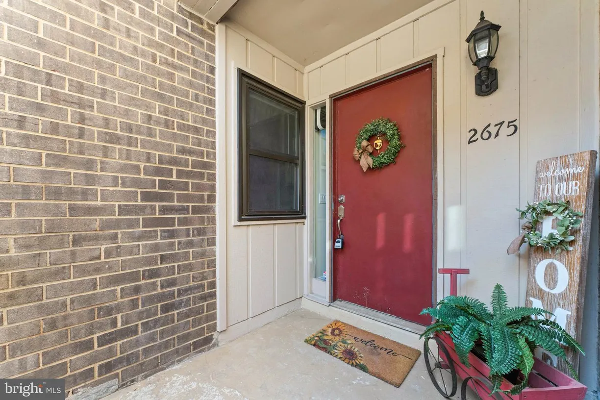 Washington Metro Area Real Estate | View 2675 Glengyle Dr, 38 | 2 Beds, 1 Bath