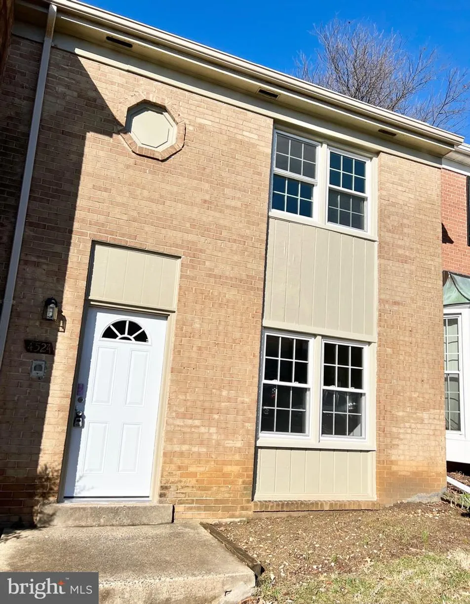Washington Metro Area Real Estate | View 4524 Airlie Way | 3 Beds