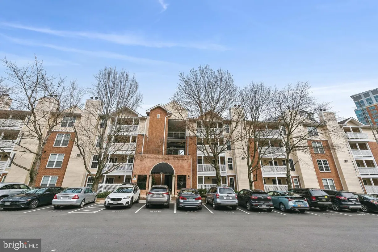 Washington Metro Area Real Estate | View 1524 Lincoln Way, 302 | 1 Bed