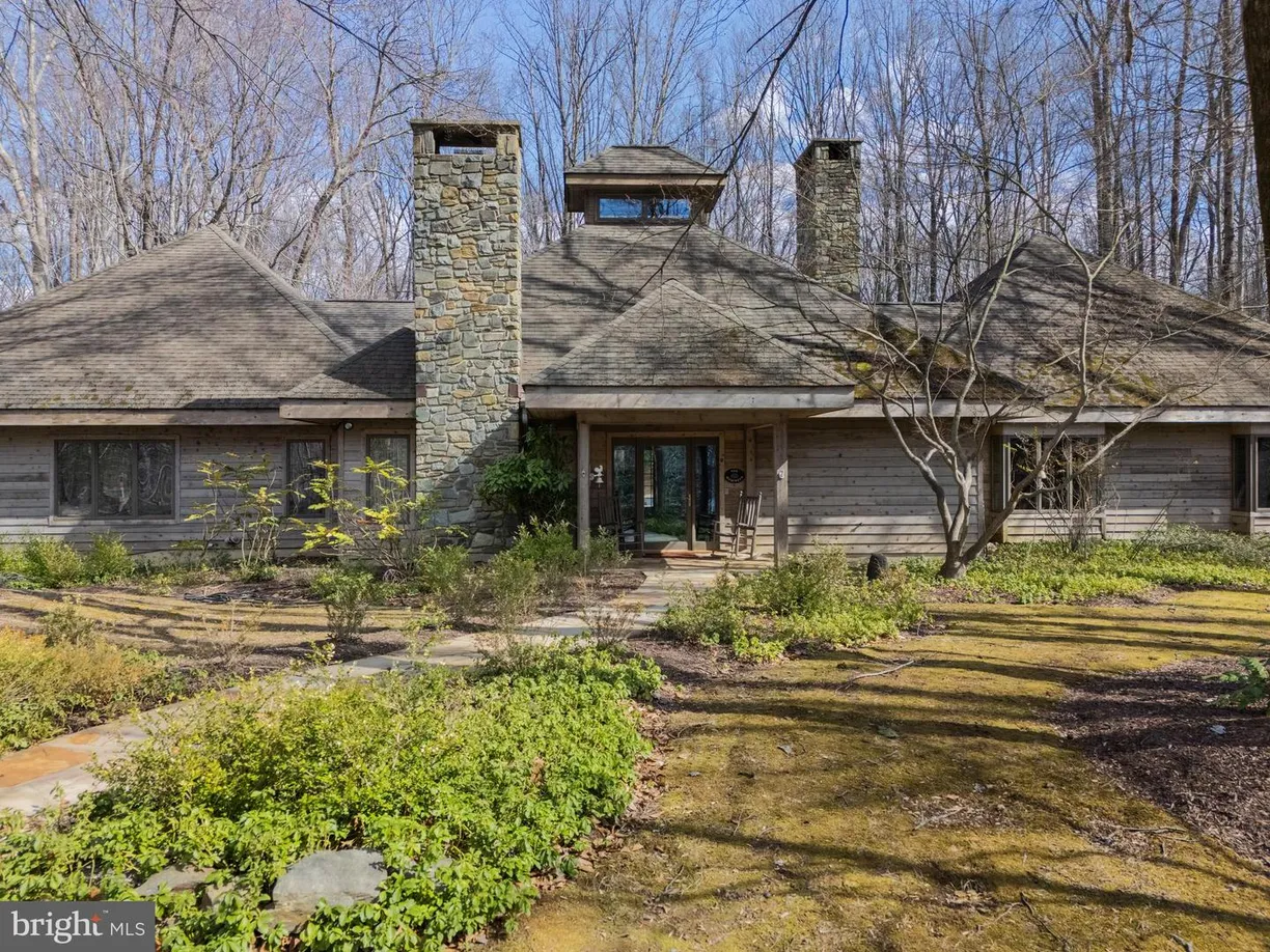 Washington Metro Area Real Estate | View 101 Jefferson Run Rd | 4 Beds, 4 Baths