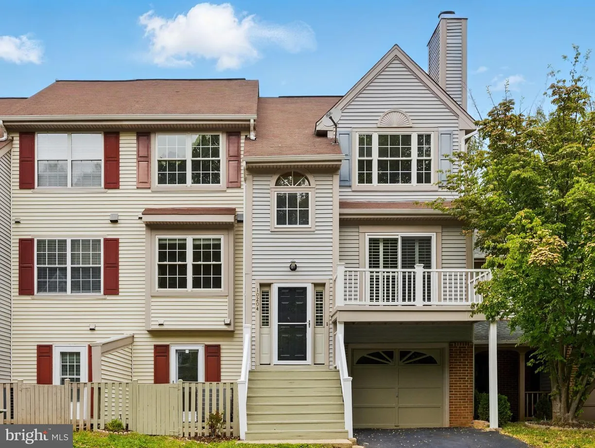 Washington Metro Area Real Estate | View 10204 Faire Commons Ct | 3 Beds, 3 Baths