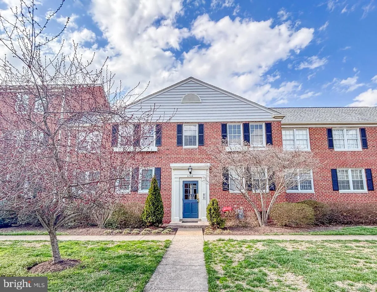 Washington Metro Area Real Estate | View 6709 W Wakefield Dr, b2 | 1 Bed, 1 Bath