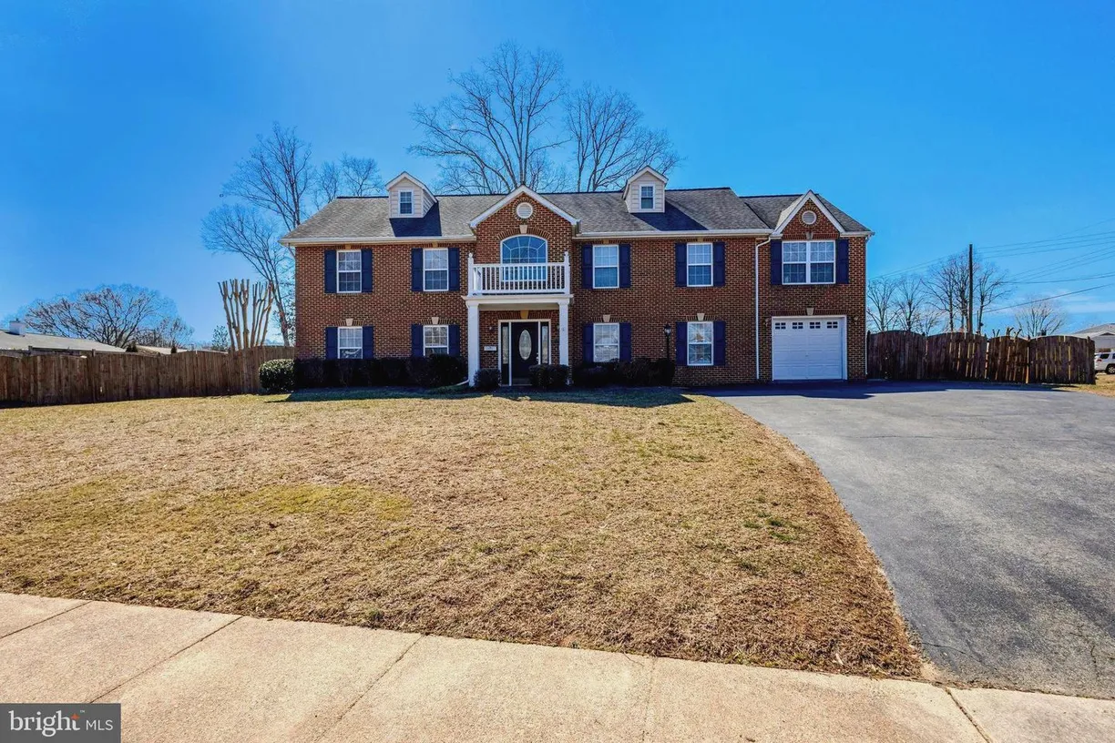Washington Metro Area Real Estate | View 6825 Constance Dr | 5 Beds
