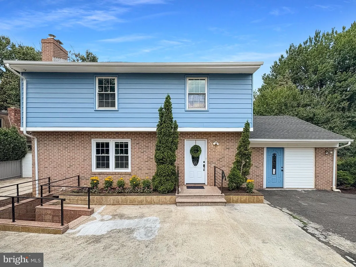 Washington Metro Area Real Estate | View 1262 Kensington Rd | 4 Beds, 4 Baths