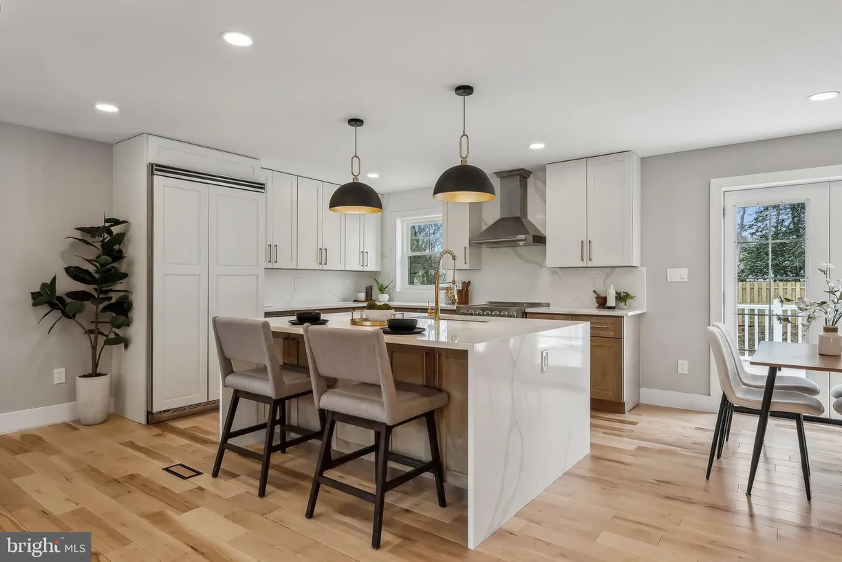 Washington Metro Area Real Estate | View 820 Walker Rd | 5 Beds, 4 Baths