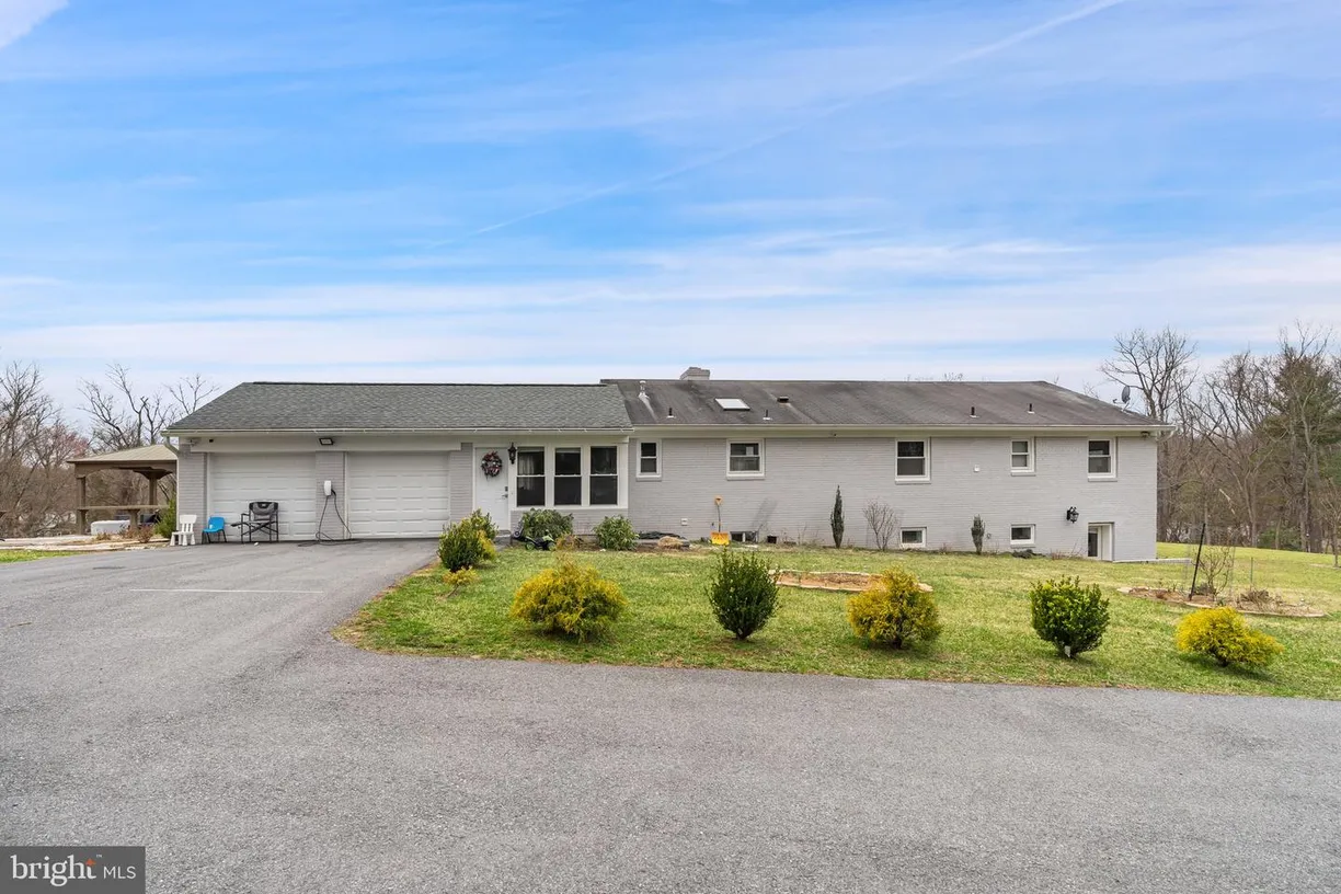 Washington Metro Area Real Estate | View 10022 Colvin Run Rd | 4 Beds, 2 Baths