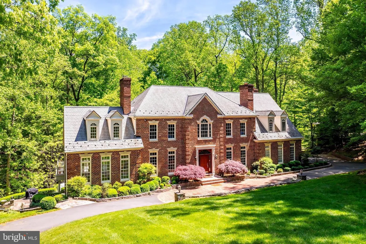 Washington Metro Area Real Estate | View 10112 High Hill Ct | 5 Beds, 5 Baths