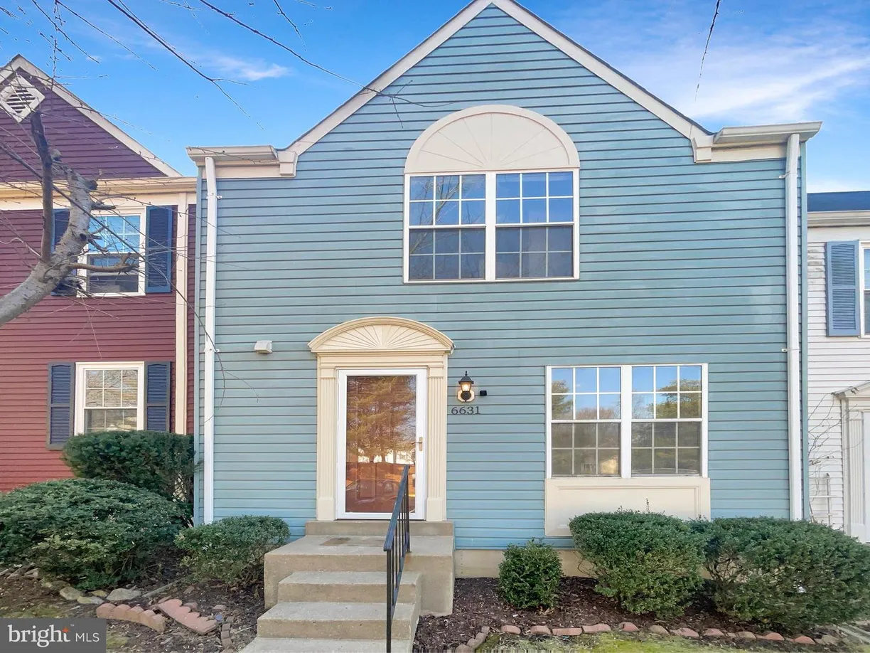 Washington Metro Area Real Estate | View 6631 Rockleigh Way | 3 Beds, 3 Baths
