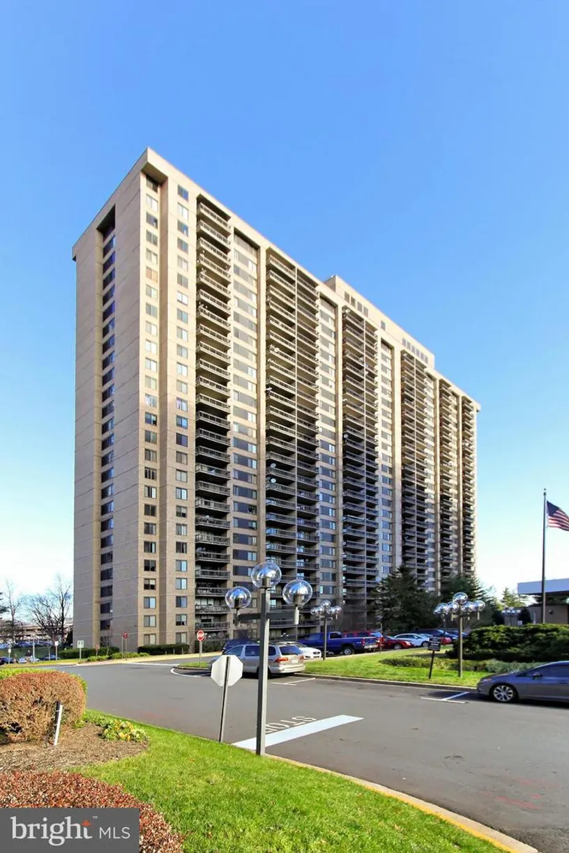 Washington Metro Area Real Estate | View 3705 S George Mason Dr, 2112s | 1 Bed, 1 Bath