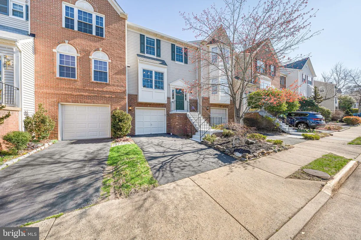 Washington Metro Area Real Estate | View 6911 Kerrywood Cir | 3 Beds, 3 Baths