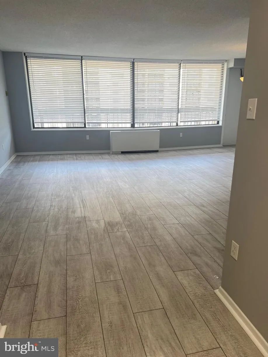 Washington Metro Area Real Estate | View 3705 S George Mason Dr, 1717s | Listing