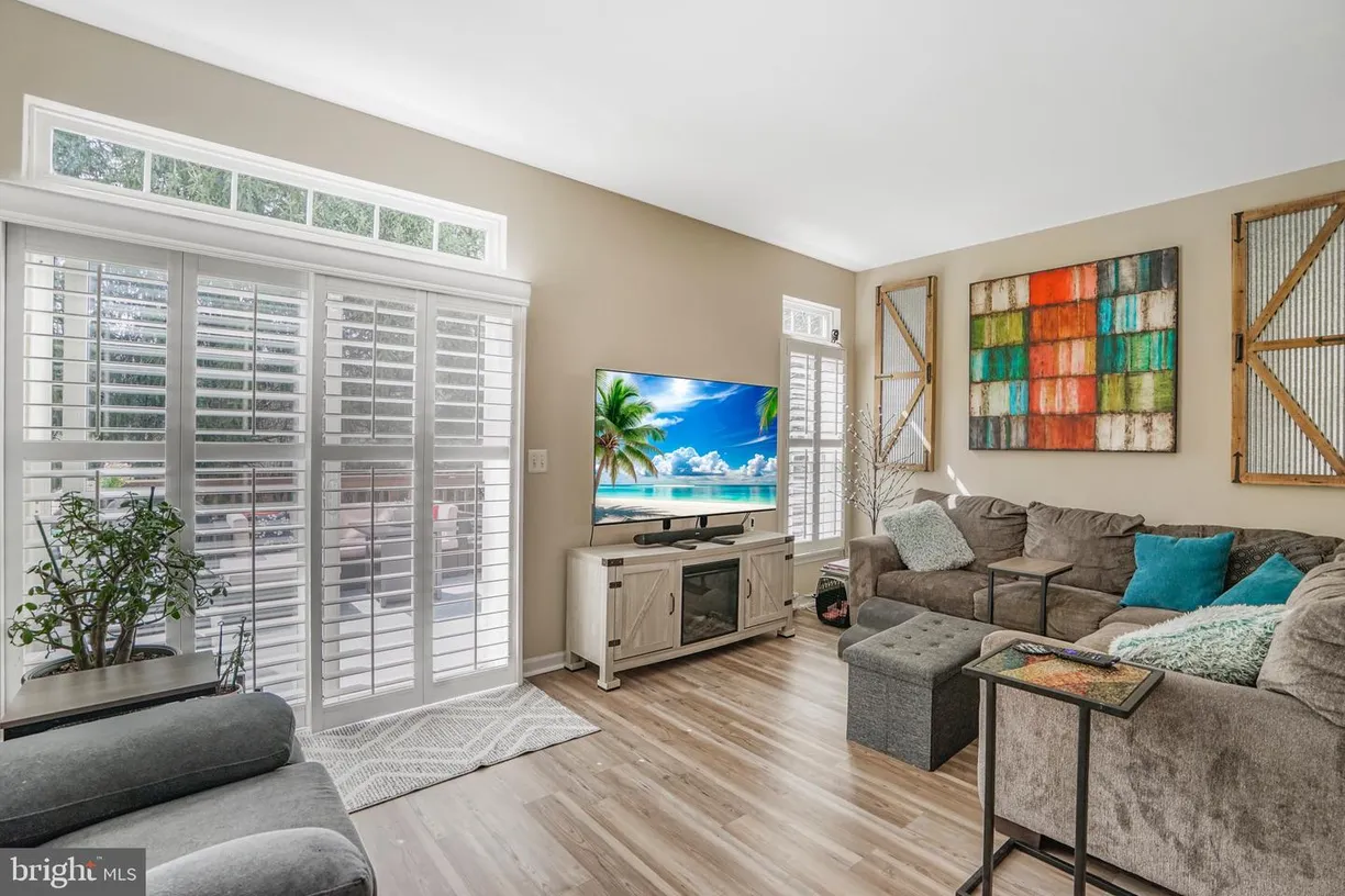 Washington Metro Area Real Estate | View 2977 Huntington Grove Sq | Listing