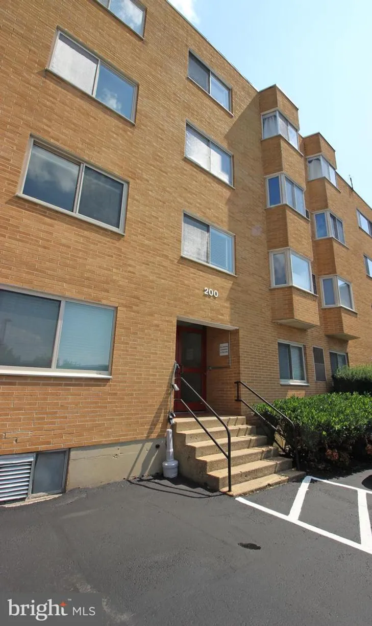 Washington Metro Area Real Estate | View 200 Locust St Se, 405 | 3 Beds