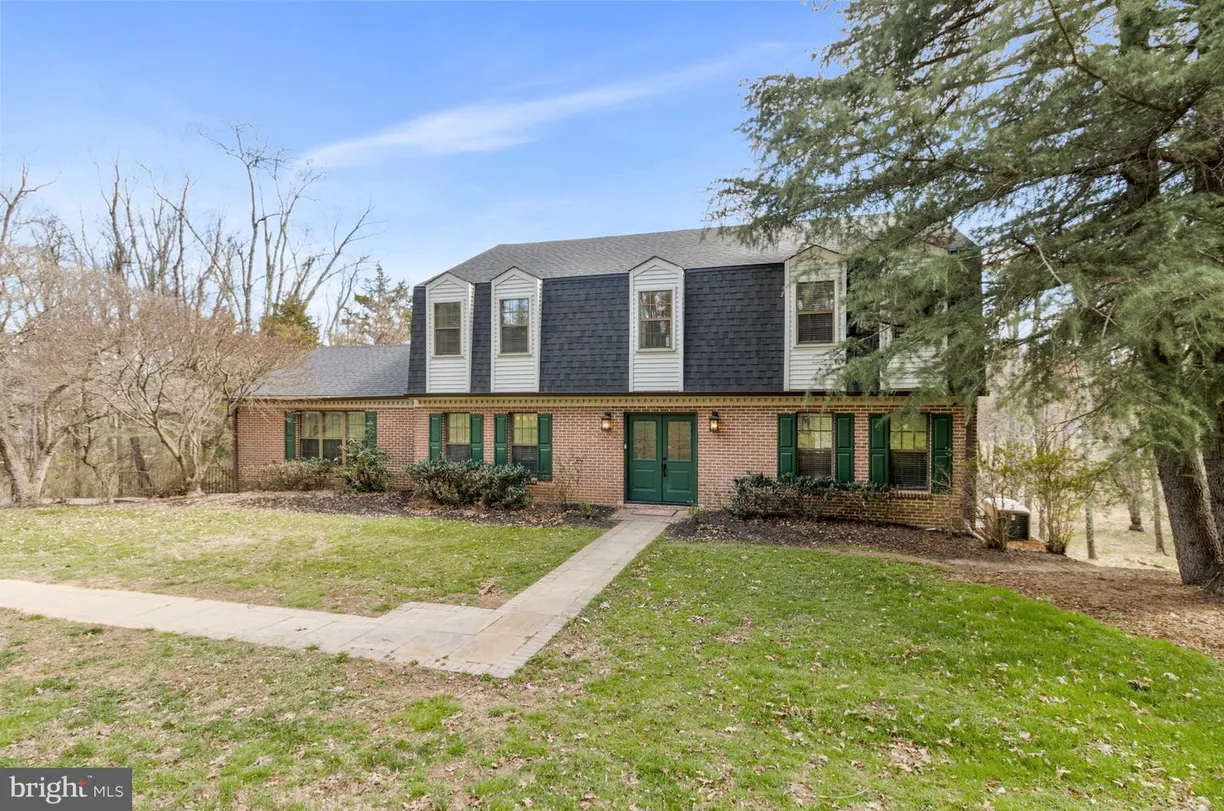 Washington Metro Area Real Estate | View 1054 Walker Mill Rd | 4 Beds, 3 Baths