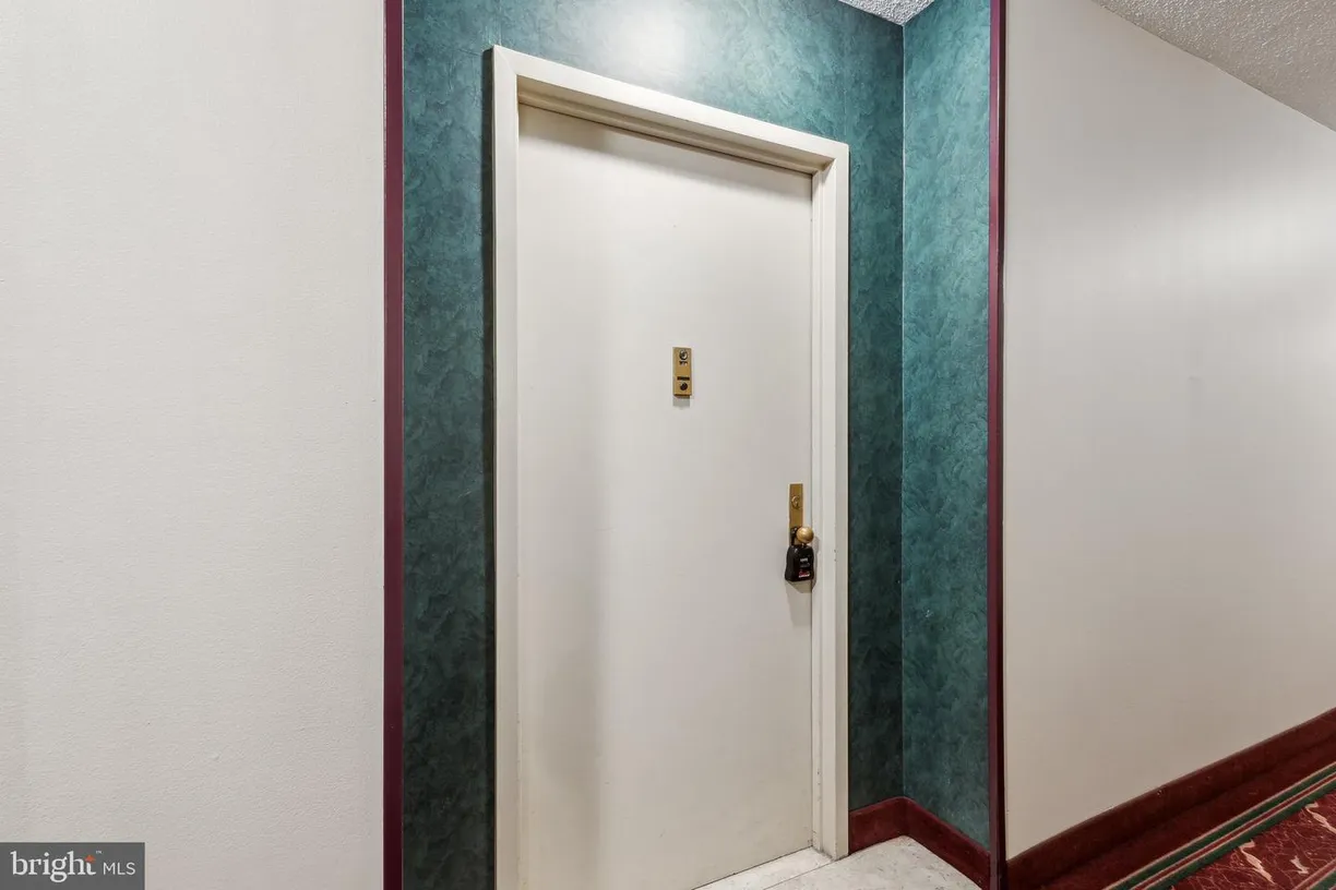 Washington Metro Area Real Estate | View 3713 S George Mason Dr, t15w | Listing