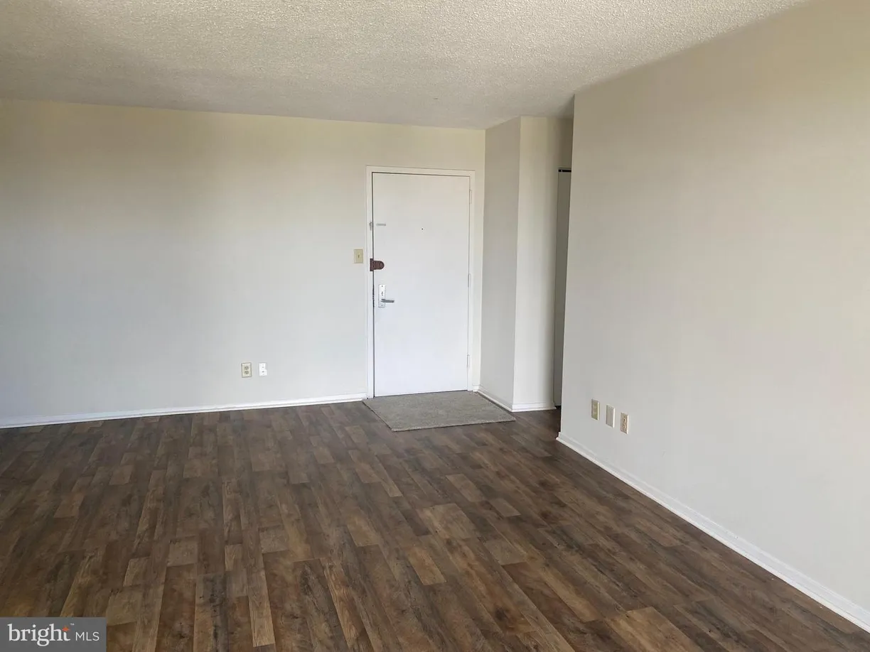 Washington Metro Area Real Estate | View 2300 Pimmit Dr, 1109 | Listing