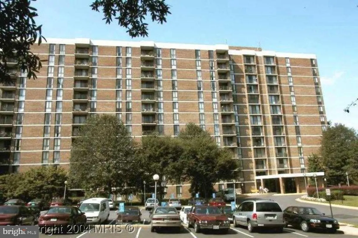 Washington Metro Area Real Estate | View 2300 Pimmit Dr, 1109 | 3 Beds