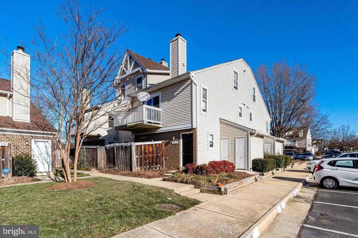 Washington Metro Area Real Estate | View 4418 Pembrook Village Dr, 121 | 2 Beds