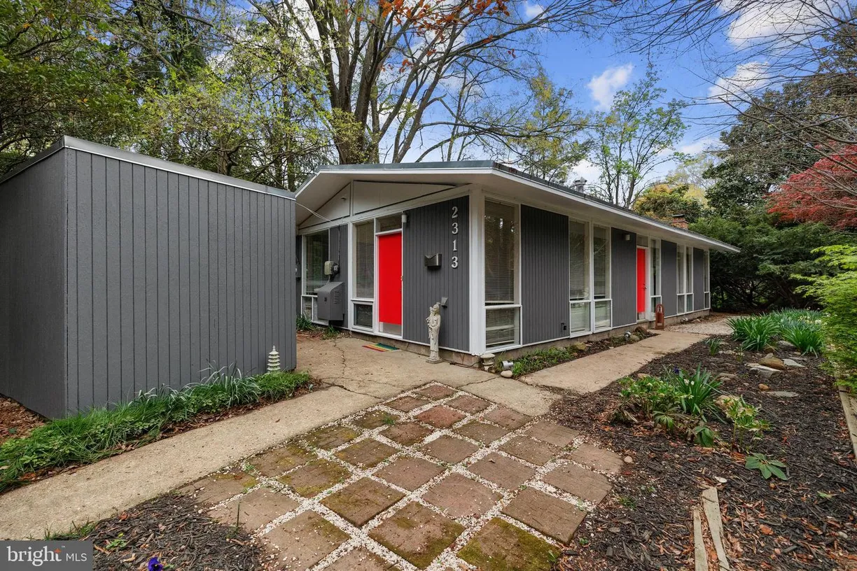 Washington Metro Area Real Estate | View 2313 Glasgow Rd | 4 Beds, 1 Bath