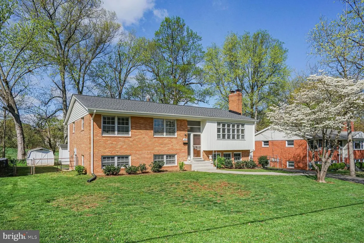 Washington Metro Area Real Estate | View 1068 Carper St | 5 Beds