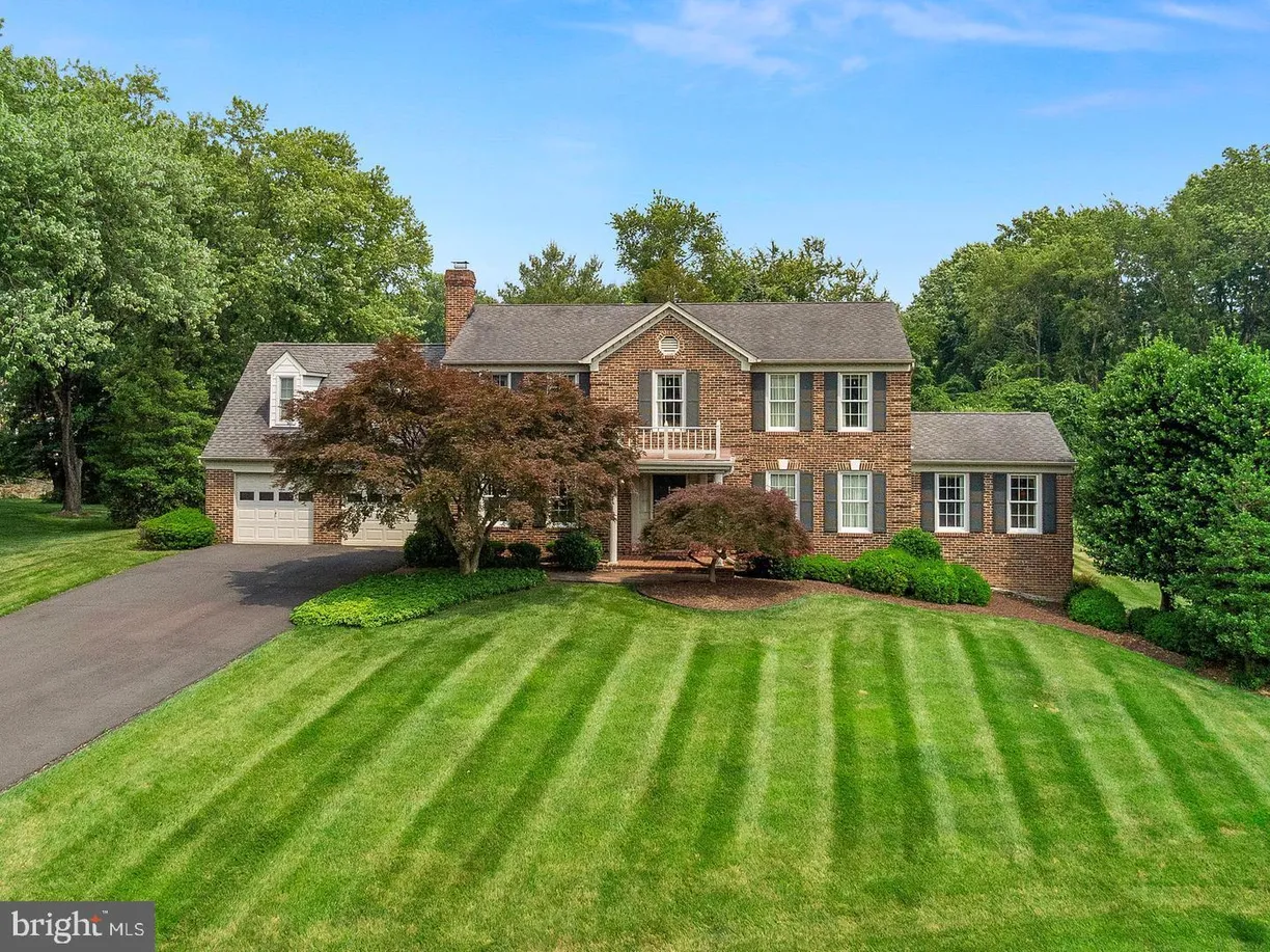 Washington Metro Area Real Estate | View 1003 Coralberry Ct | 5 Beds, 3 Baths