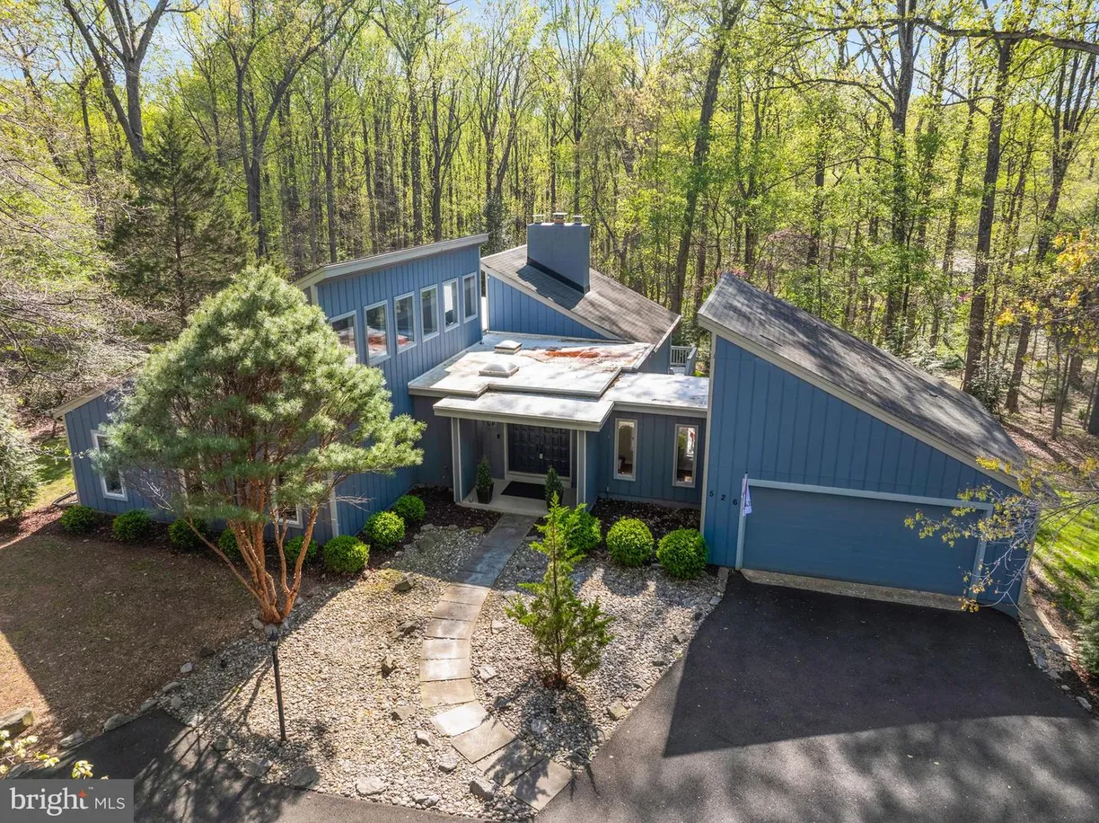 Washington Metro Area Real Estate | View 526 Springvale Rd | 5 Beds, 3 Baths