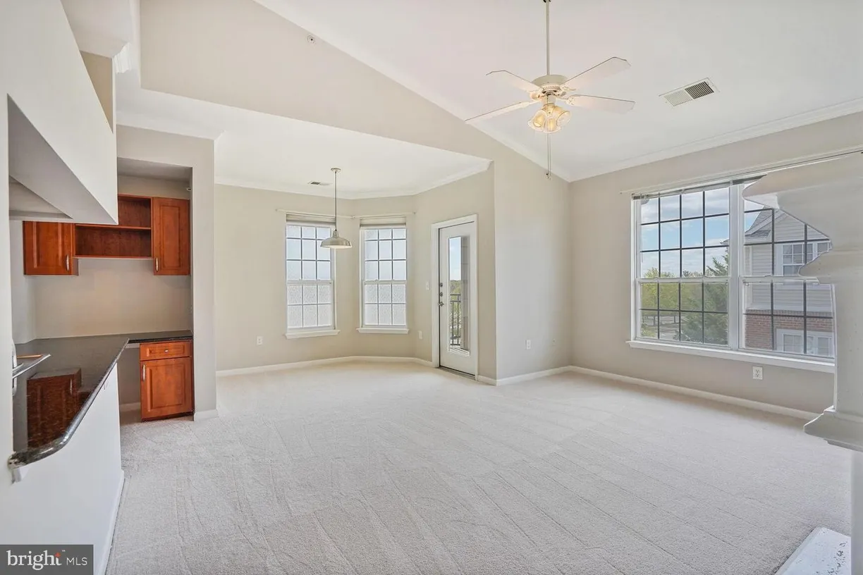 Washington Metro Area Real Estate | View 12937 Centre Park Cir, 407 | 1 Bed, 1 Bath