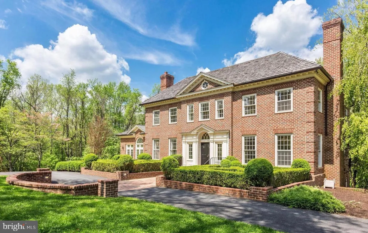 Washington Metro Area Real Estate | View 9212 White Chimney Ln | 6 Beds, 4 Baths