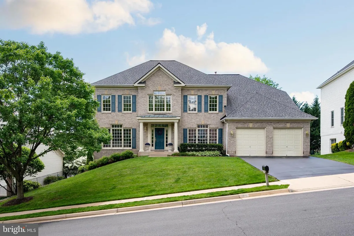 Washington Metro Area Real Estate | View 7018 Highland Meadows Ct | 5 Beds, 4 Baths