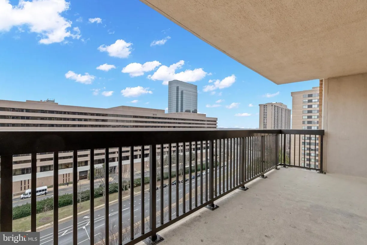 Washington Metro Area Real Estate | View 3713 George Mason, 909 W | Listing