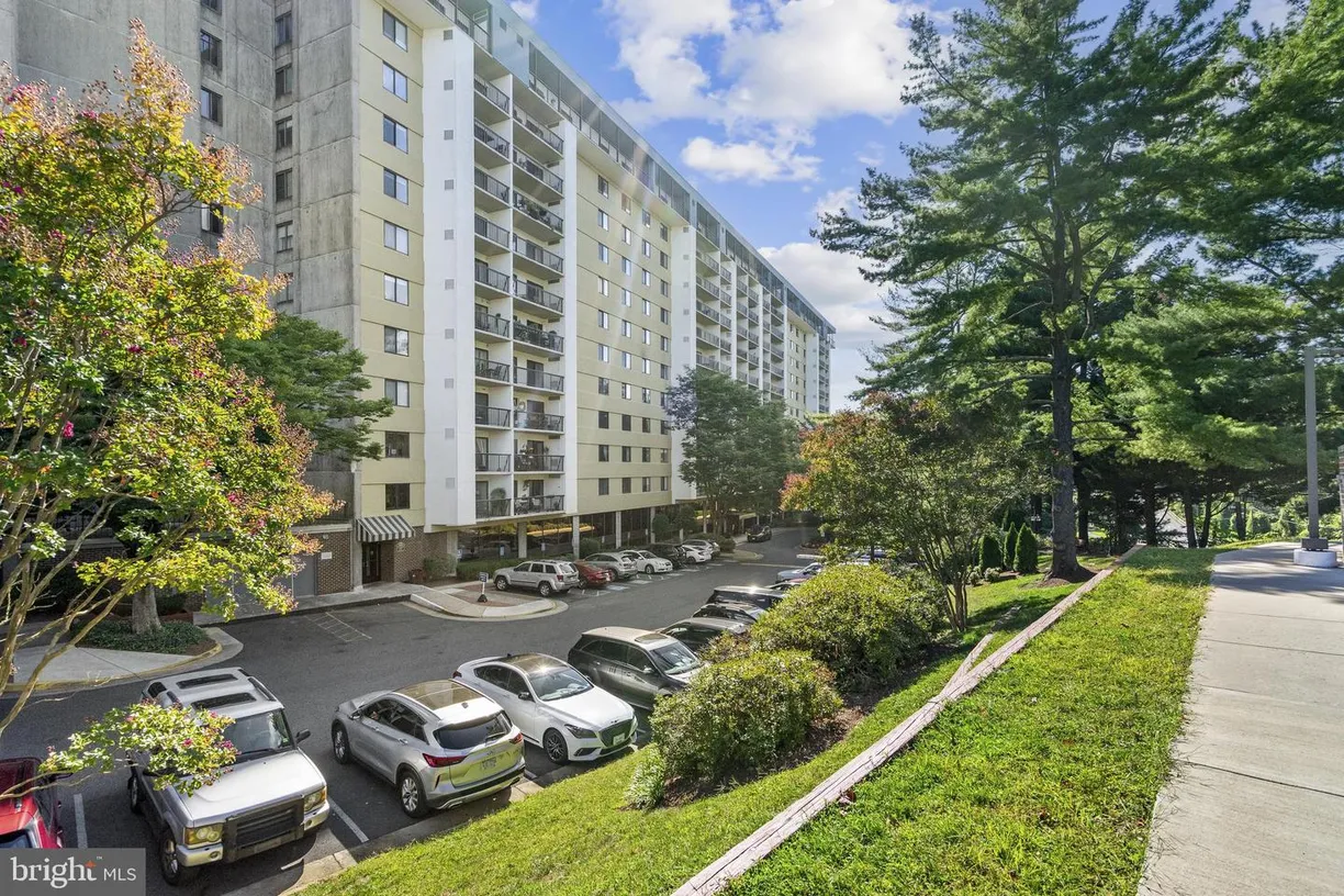 Washington Metro Area Real Estate | View 3800 Powell Ln, 703 | 1 Bed, 1 Bath