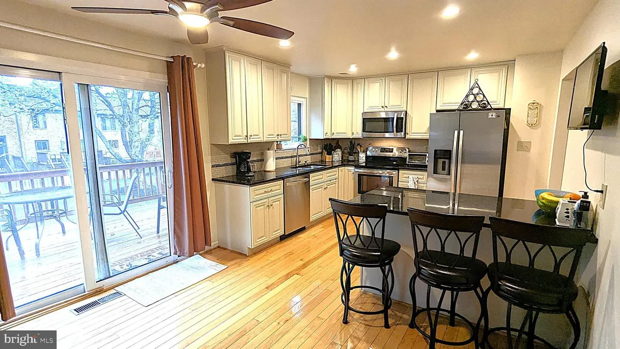 Washington Metro Area Real Estate | View 2973 Borge St | 3 Beds, 3 Baths