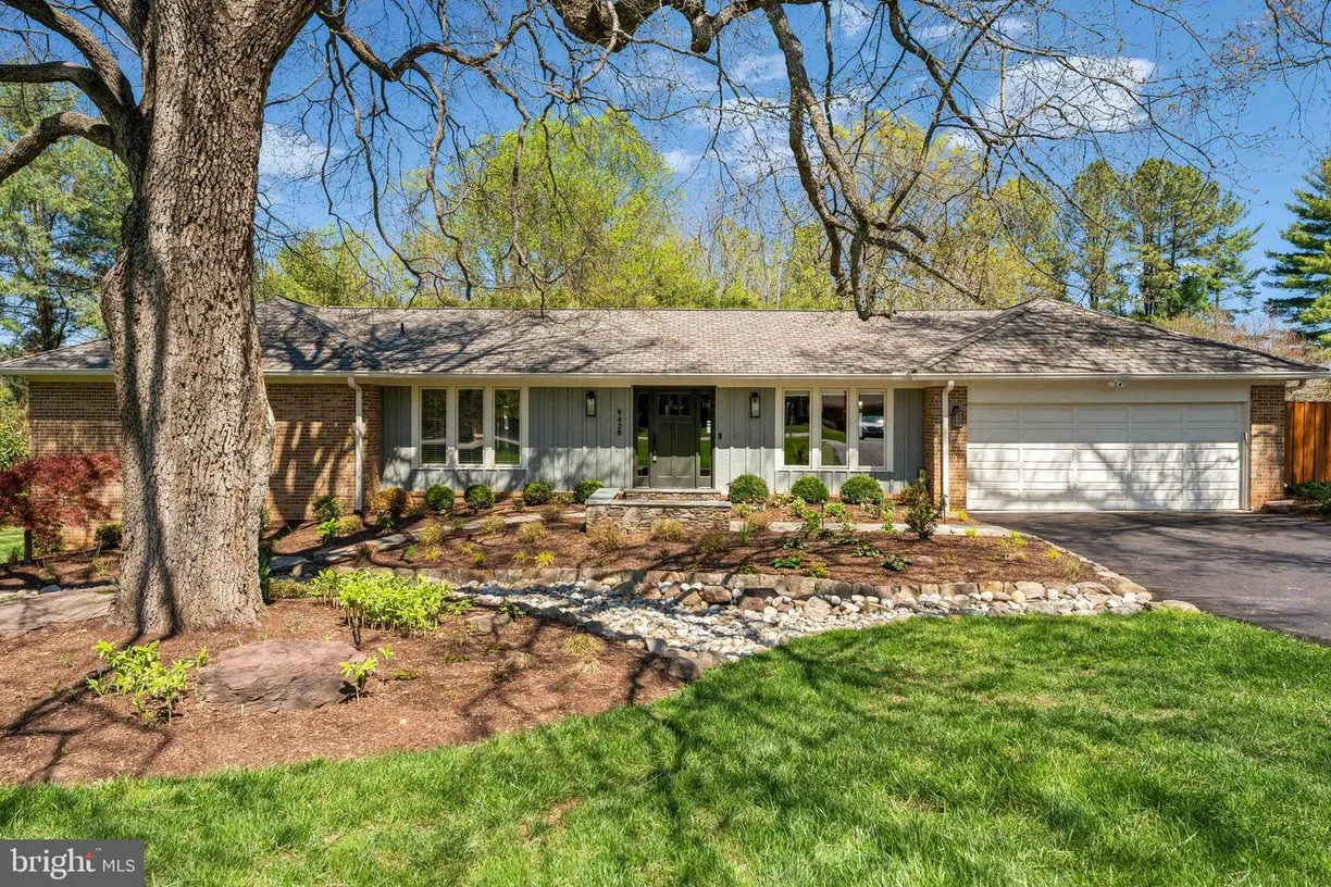 Washington Metro Area Real Estate | View 9428 Brian Jac Ln | 6 Beds, 5 Baths