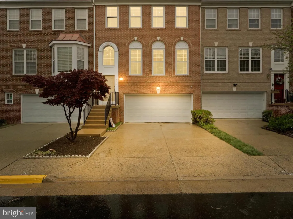 Washington Metro Area Real Estate | View 9332 Branch Side Ln | 4 Beds, 3 Baths